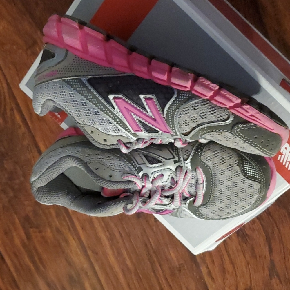 Shoes - Picture 3 of 4